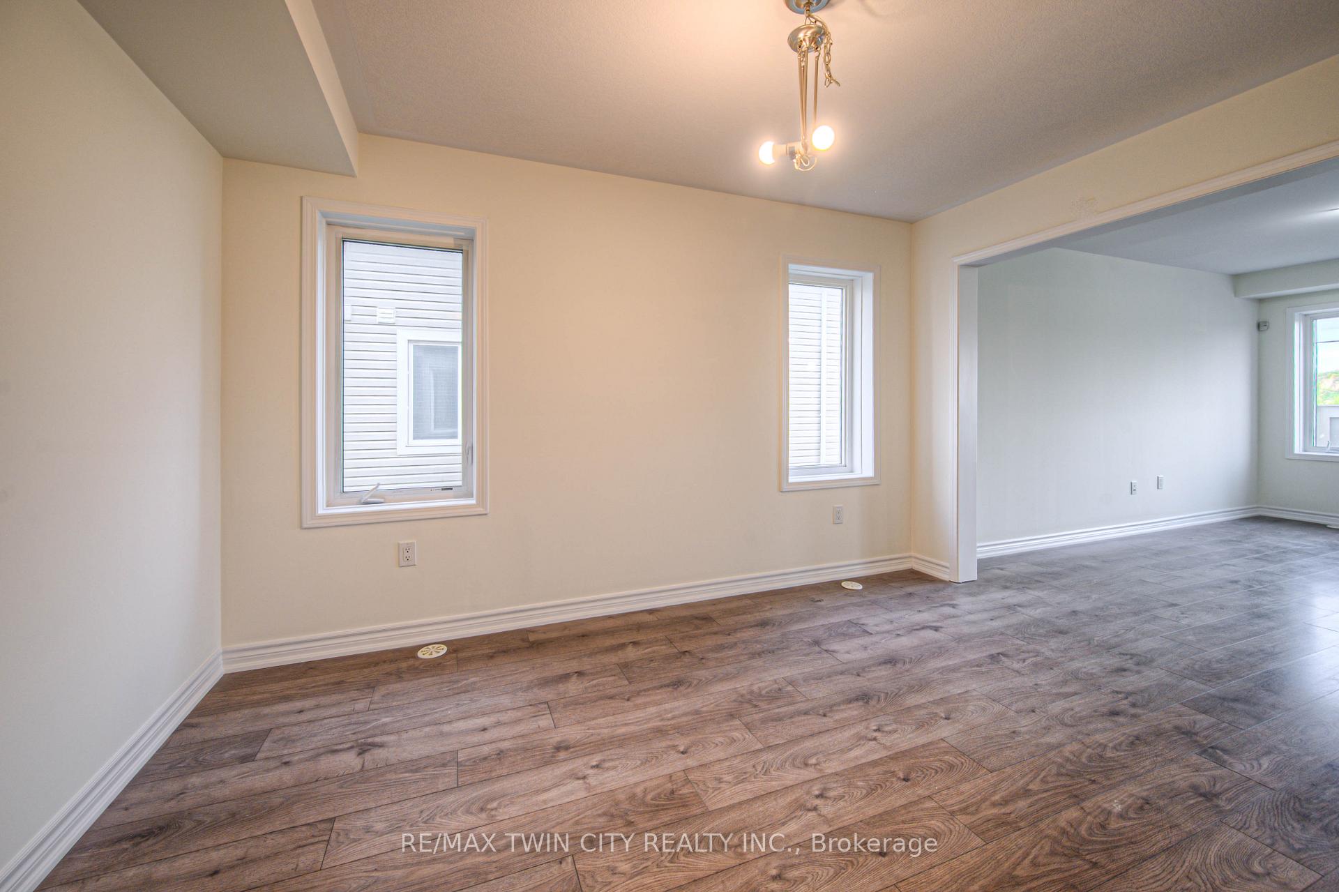 Photo 15 of 13 Outlook Terrace, Kitchener — HOMEH