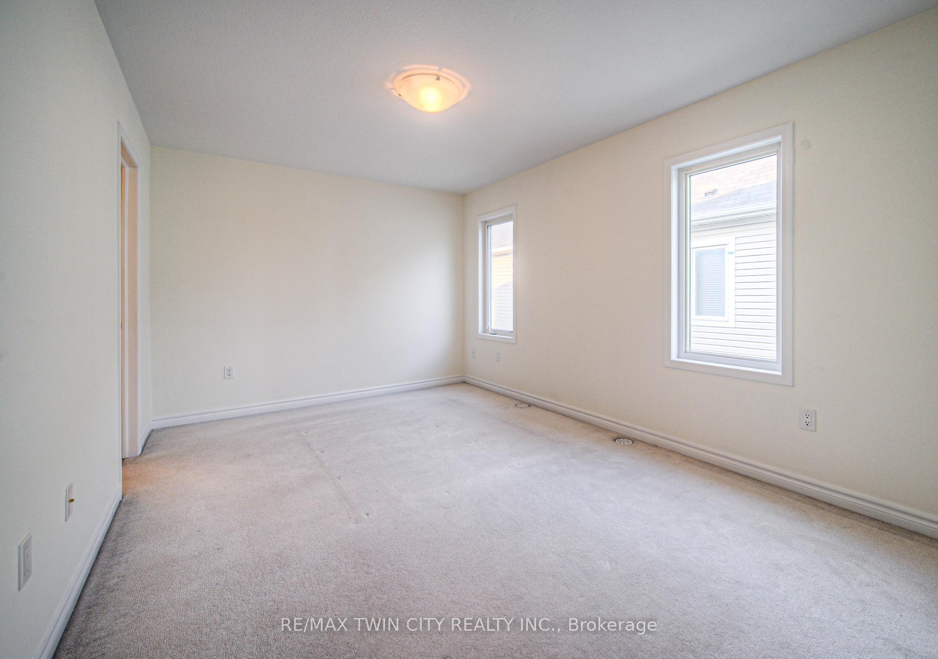 Photo 22 of 13 Outlook Terrace, Kitchener — HOMEH