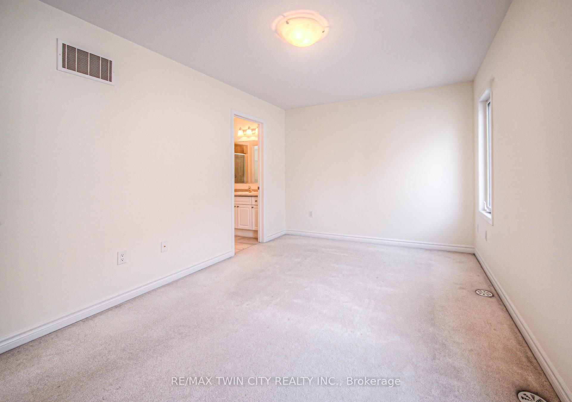 Photo 23 of 13 Outlook Terrace, Kitchener — HOMEH