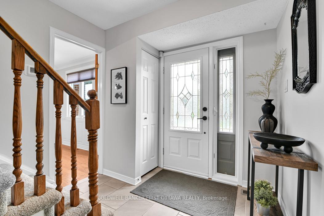 Photo 2 of 17 Nanook Crescent, Ottawa, Kanata - Katimavik — HOMEH