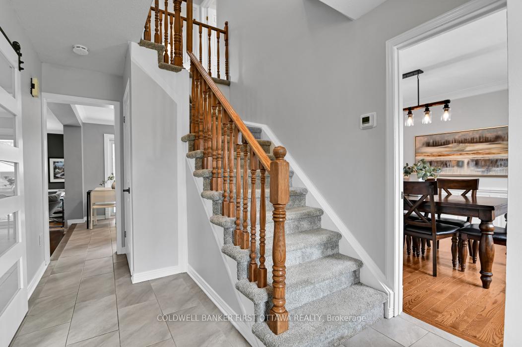 Photo 3 of 17 Nanook Crescent, Ottawa, Kanata - Katimavik — HOMEH