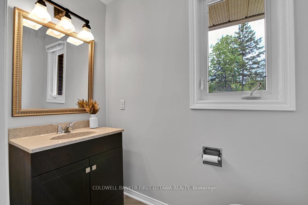 Photo 13 of 17 Nanook Crescent, Ottawa, Kanata - Katimavik — HOMEH