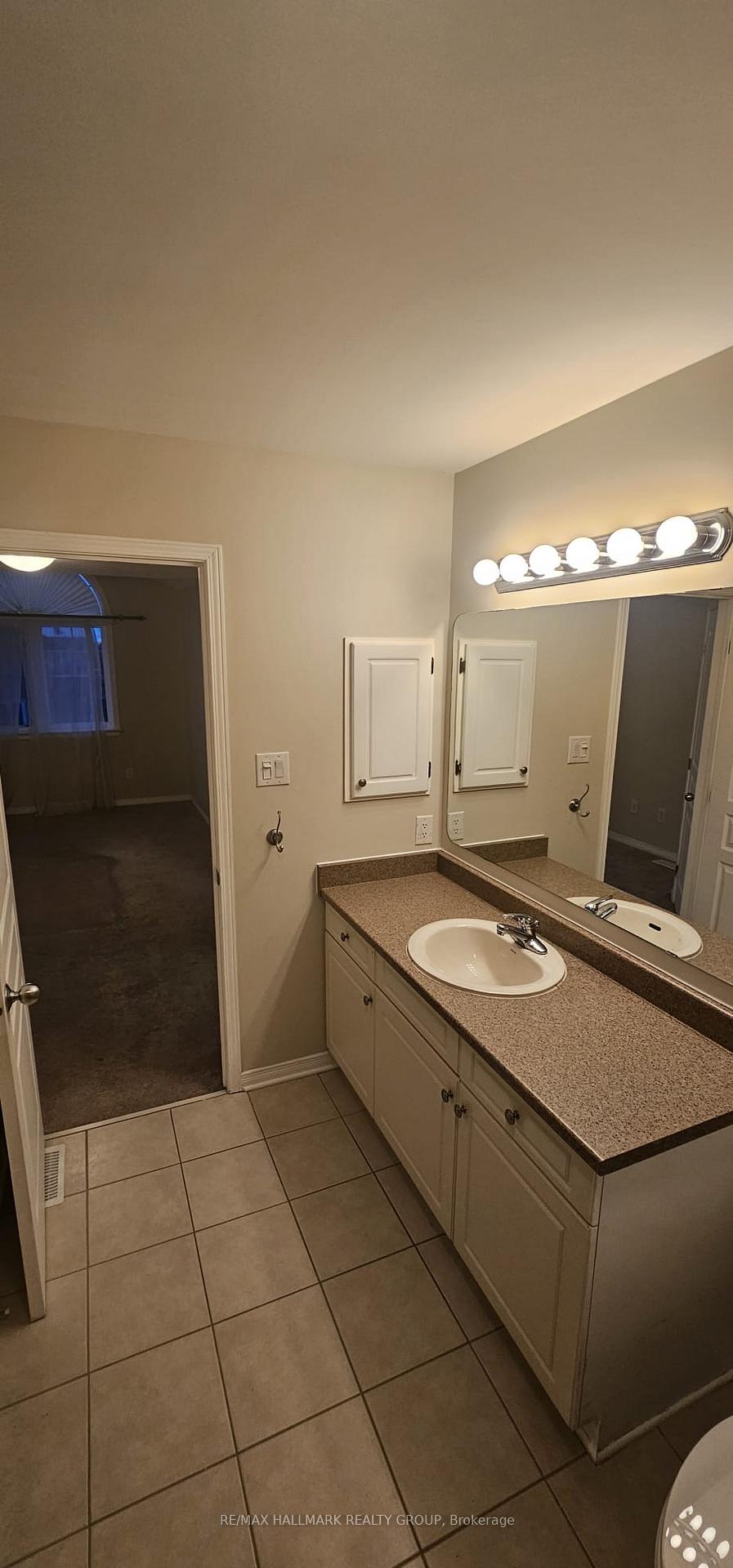 Photo 17 of 423 Celtic Ridge Crescent W, Ottawa, Kanata - Morgan's Grant/South March — HOMEH