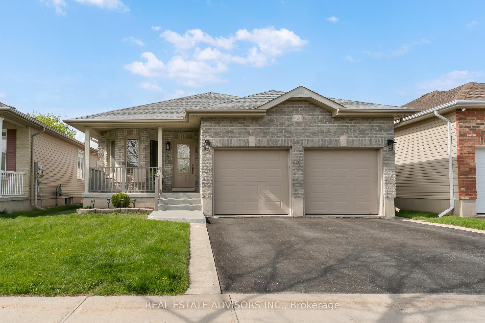 Photo 2 of 1124 Crossfield Avenue, Kingston, City Northwest — HOMEH