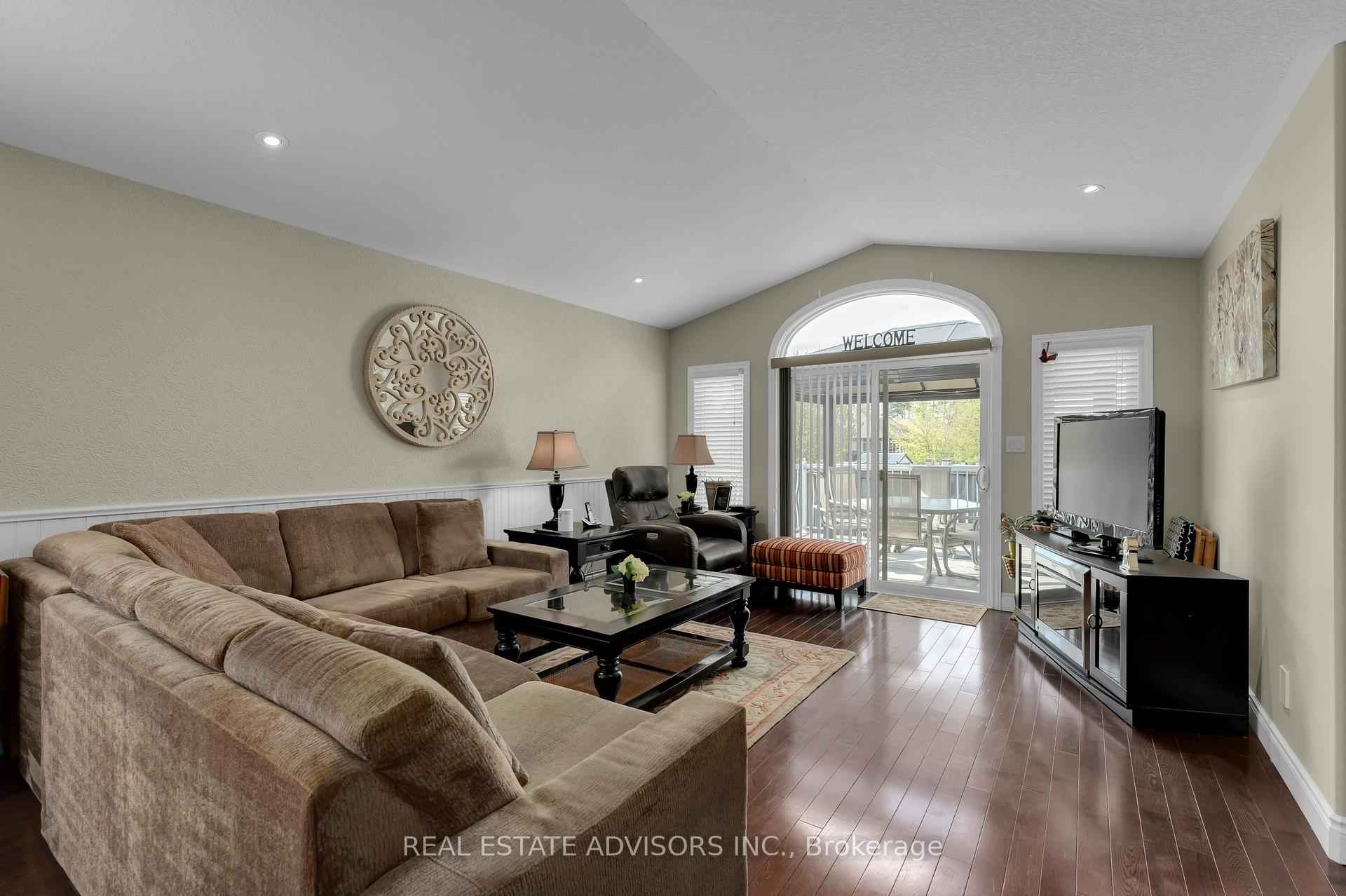 Photo 14 of 1124 Crossfield Avenue, Kingston, City Northwest — HOMEH