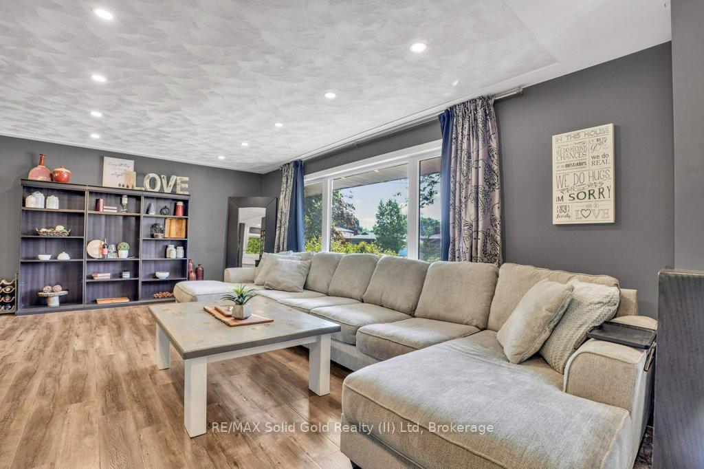 Photo 9 of 60 Springbank Crescent, Kitchener — HOMEH
