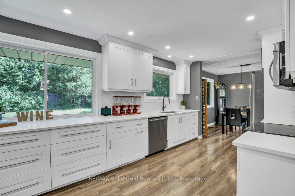 Photo 17 of 60 Springbank Crescent, Kitchener — HOMEH
