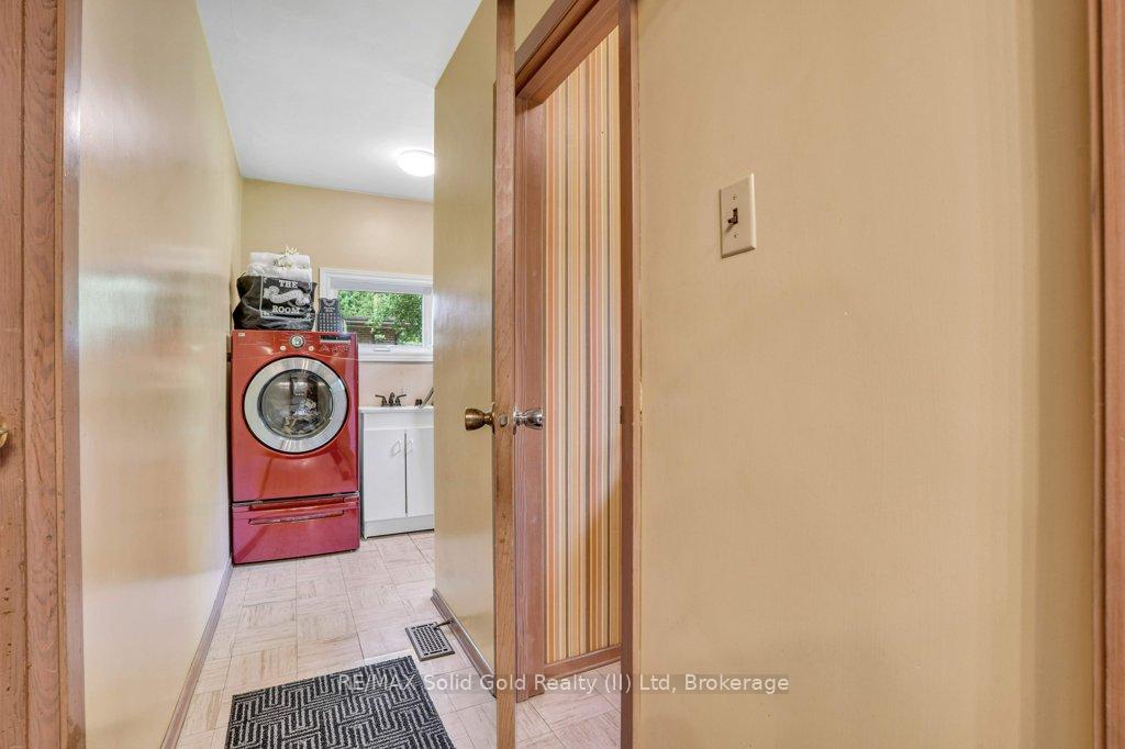 Photo 23 of 60 Springbank Crescent, Kitchener — HOMEH