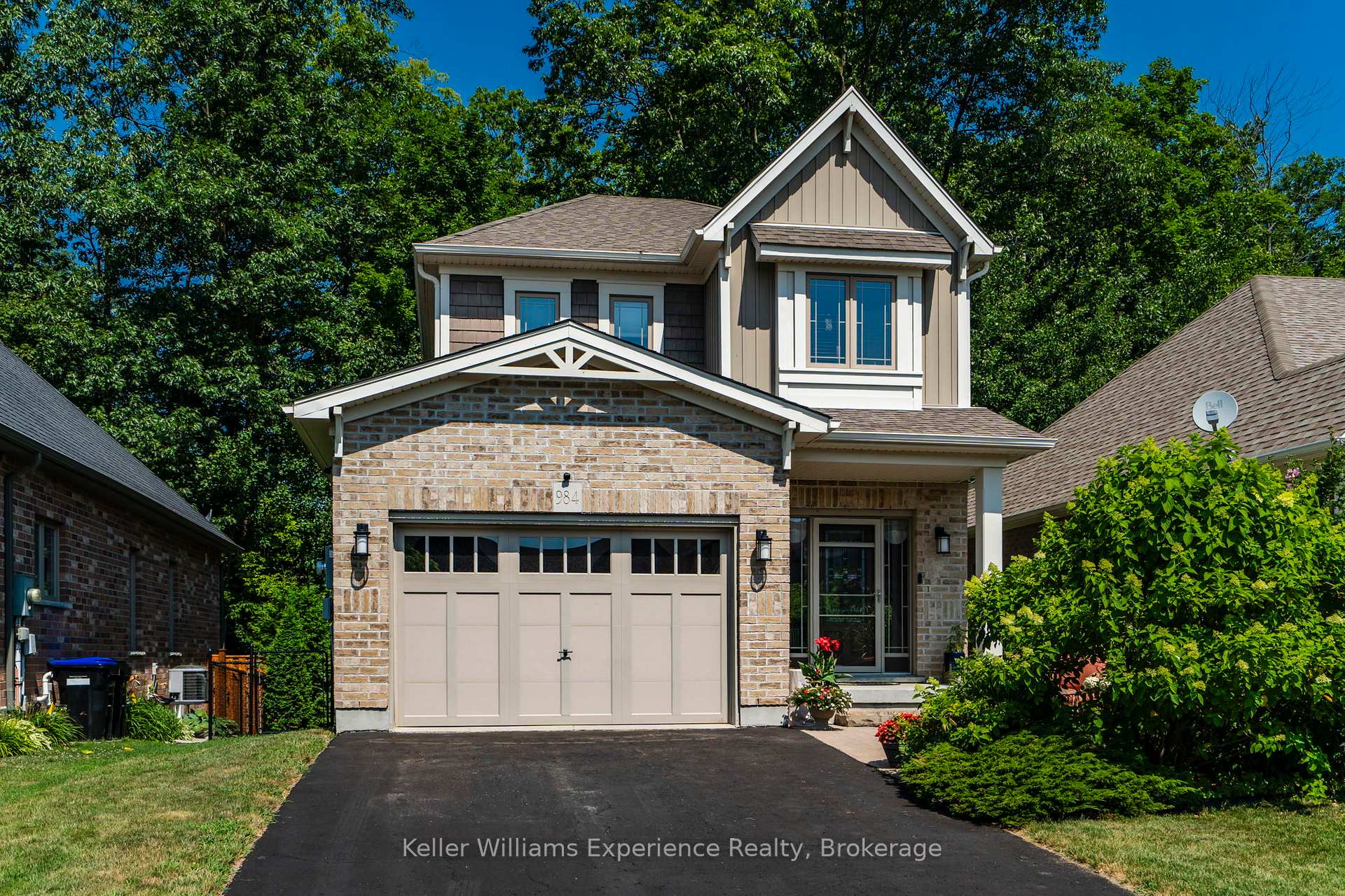 Front of 984 Cook Drive