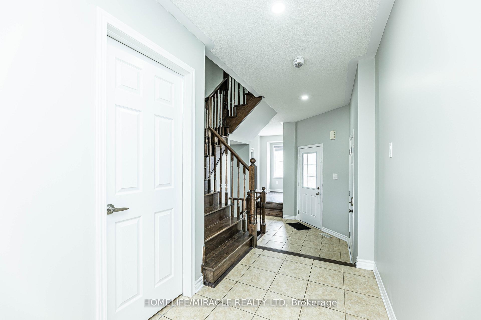 Photo 10 of 1633 Clitherow Street, Milton, Ford — HOMEH