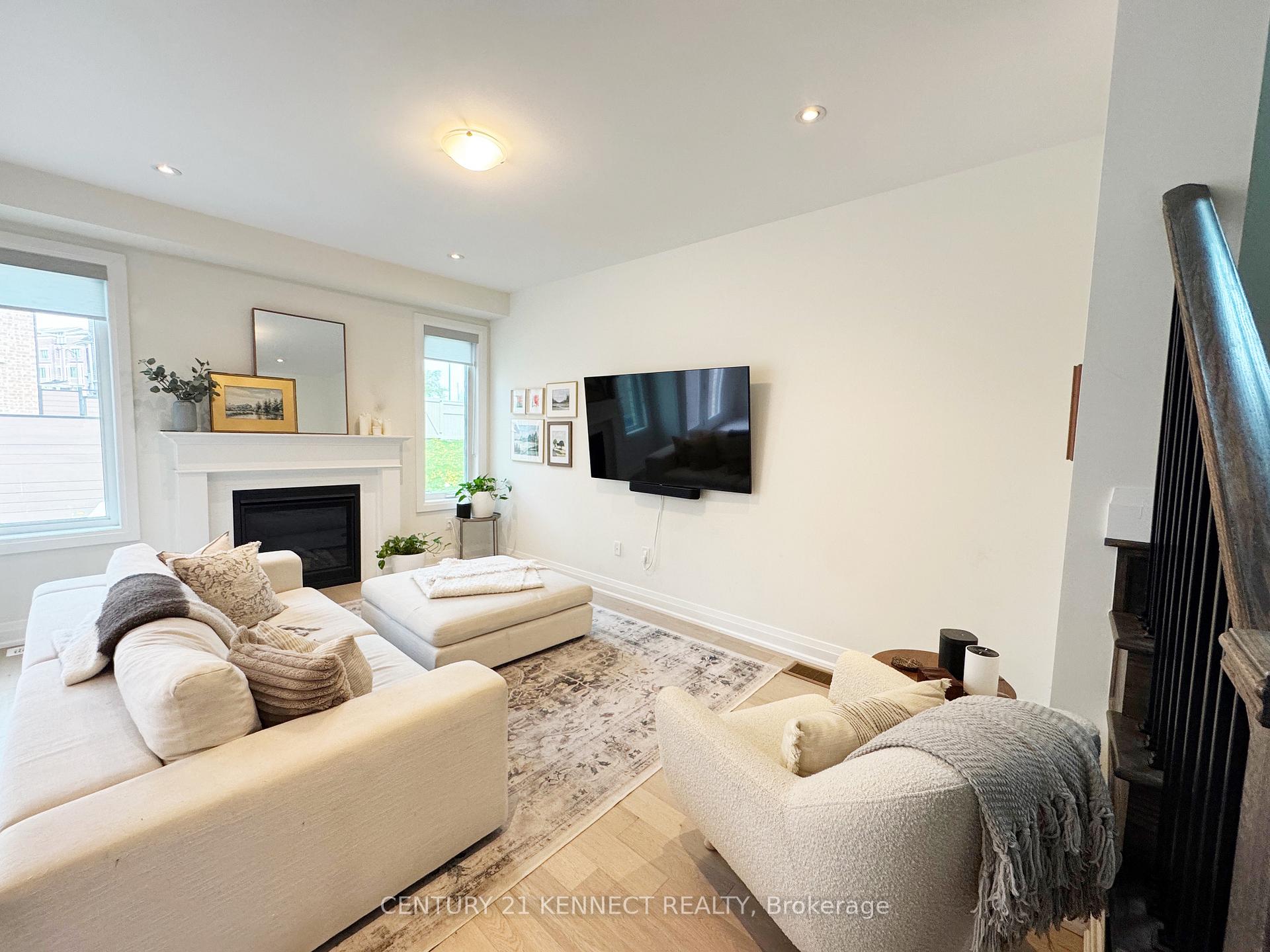 Photo 4 of 16 Cecil Sinclair Drive, Markham, Victoria Square — HOMEH