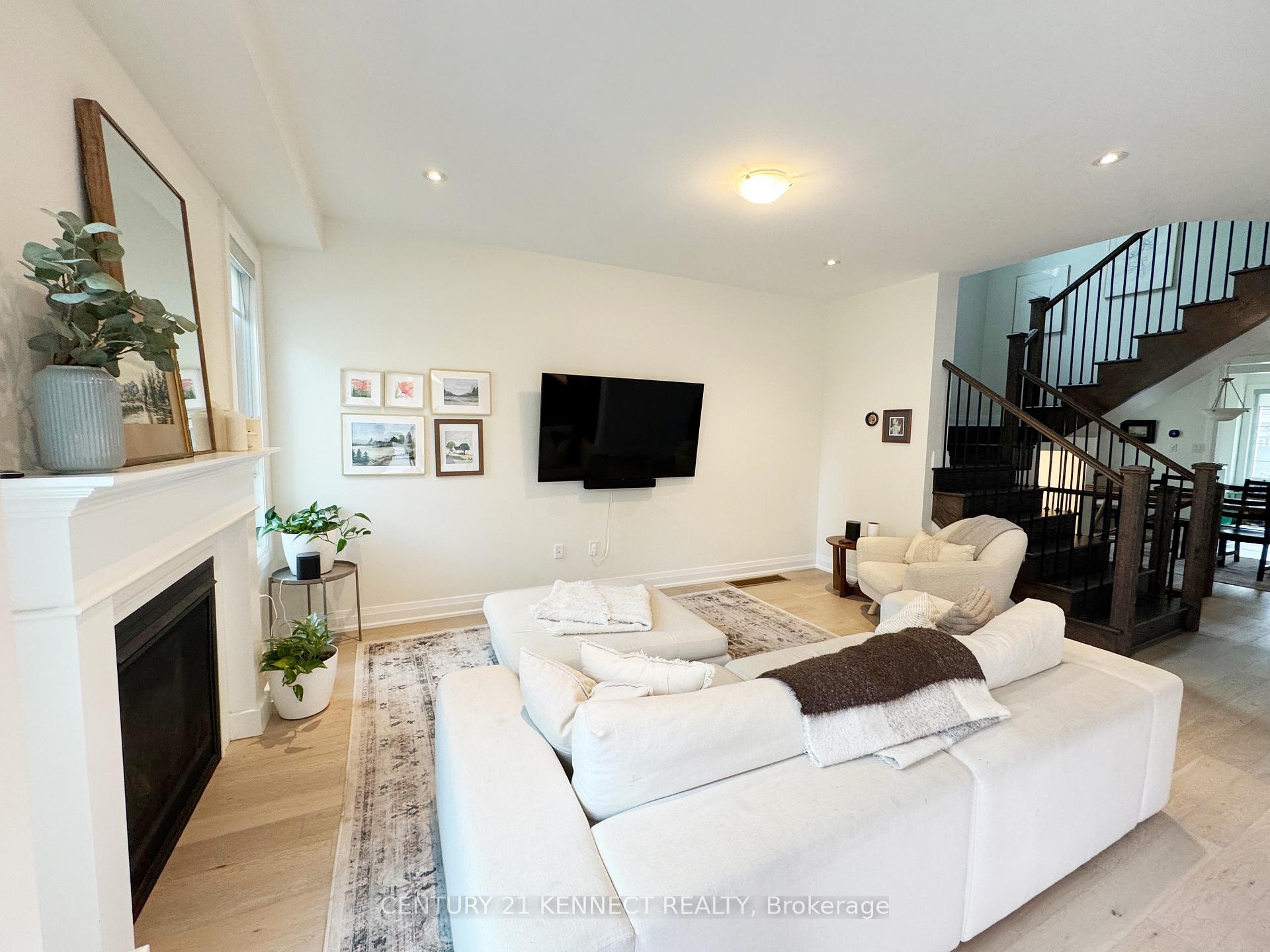 Photo 5 of 16 Cecil Sinclair Drive, Markham, Victoria Square — HOMEH
