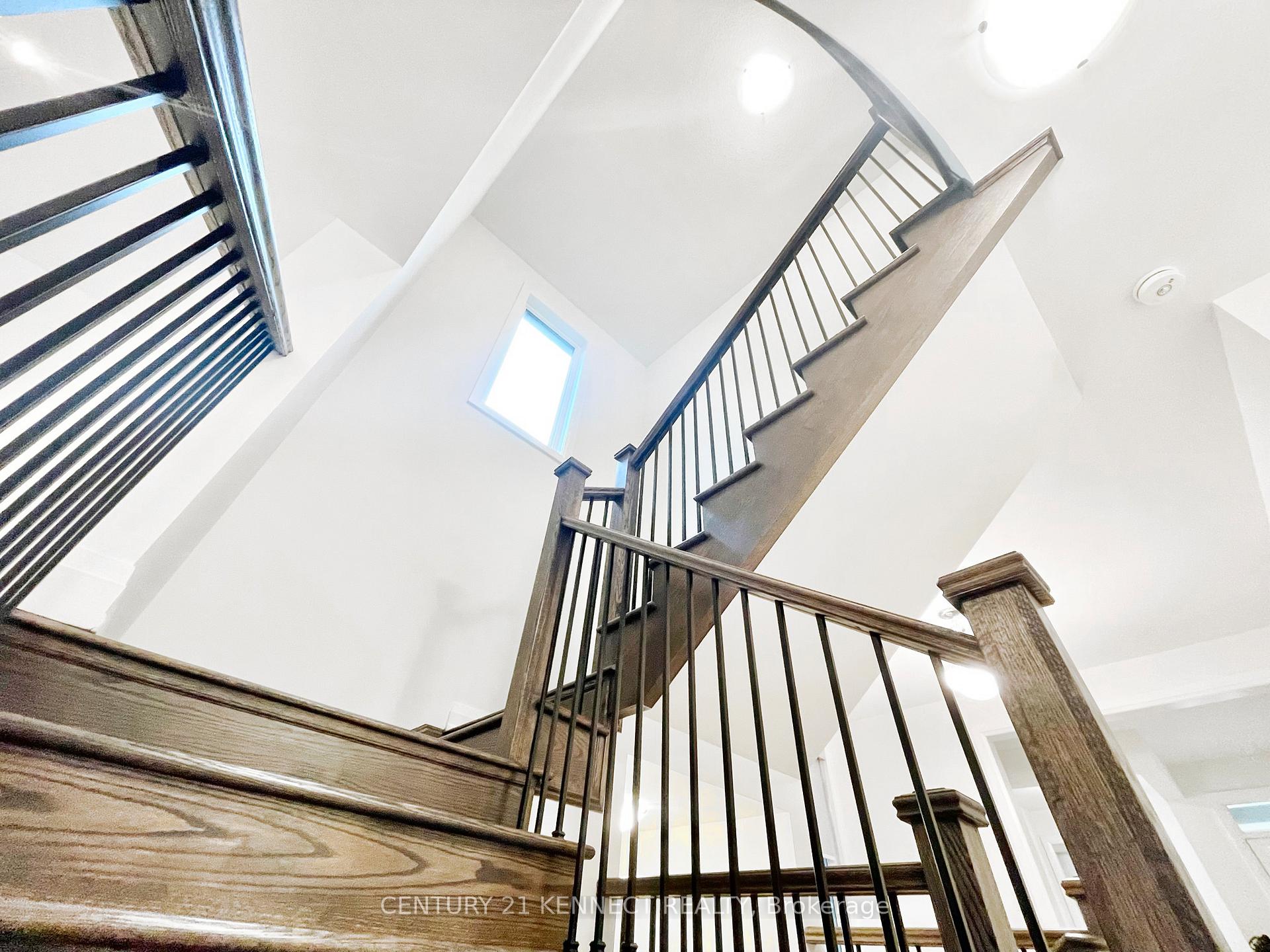 Photo 10 of 16 Cecil Sinclair Drive, Markham, Victoria Square — HOMEH