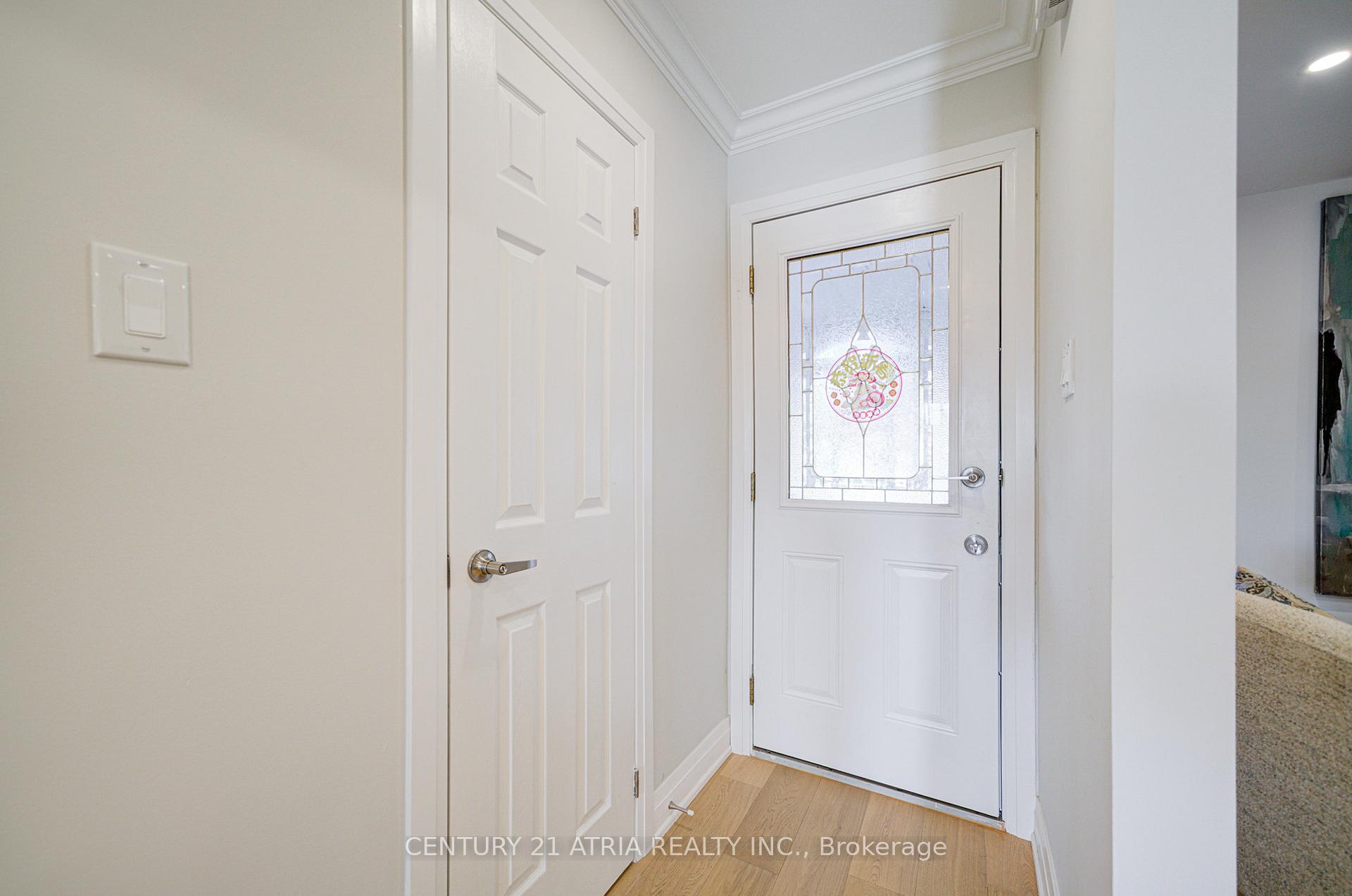 Photo 3 of 111 Bedale Crescent, Markham, Milliken Mills West — HOMEH