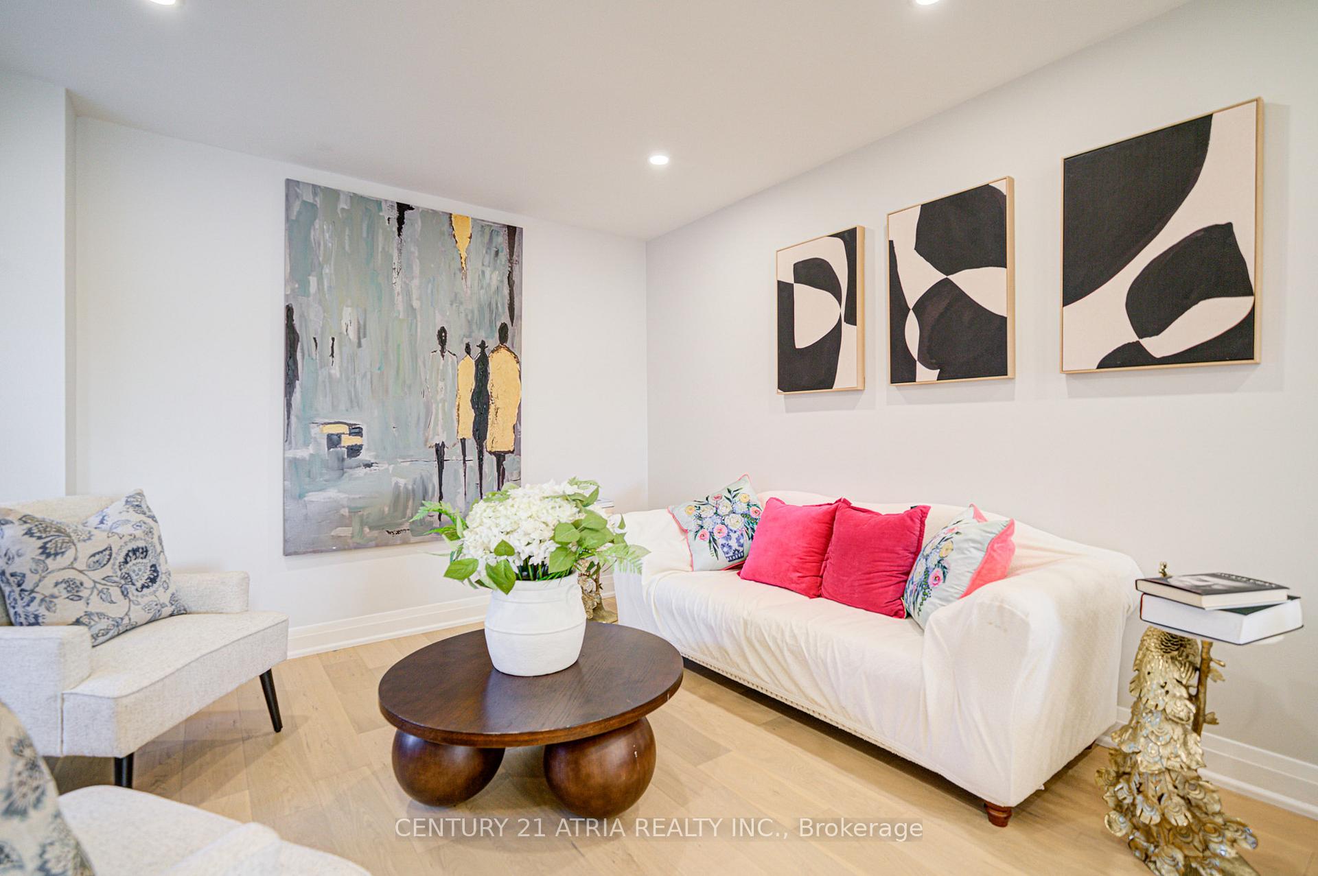 Photo 8 of 111 Bedale Crescent, Markham, Milliken Mills West — HOMEH