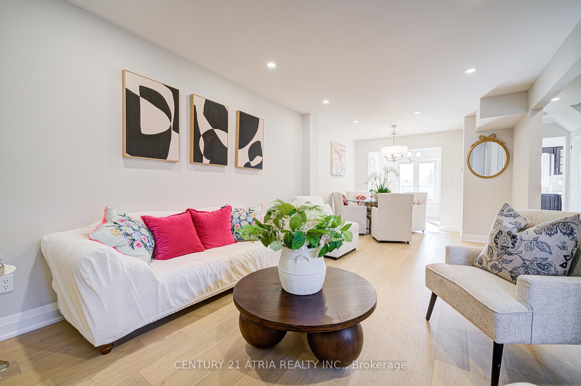 Photo 9 of 111 Bedale Crescent, Markham, Milliken Mills West — HOMEH