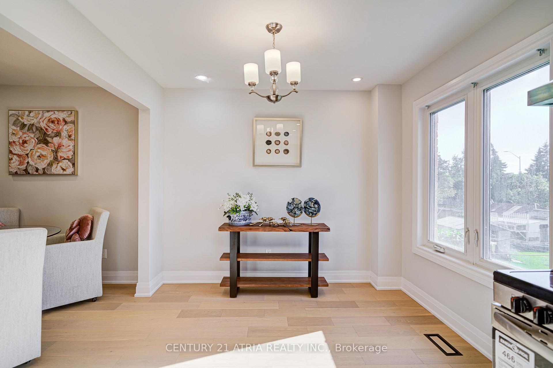 Photo 15 of 111 Bedale Crescent, Markham, Milliken Mills West — HOMEH