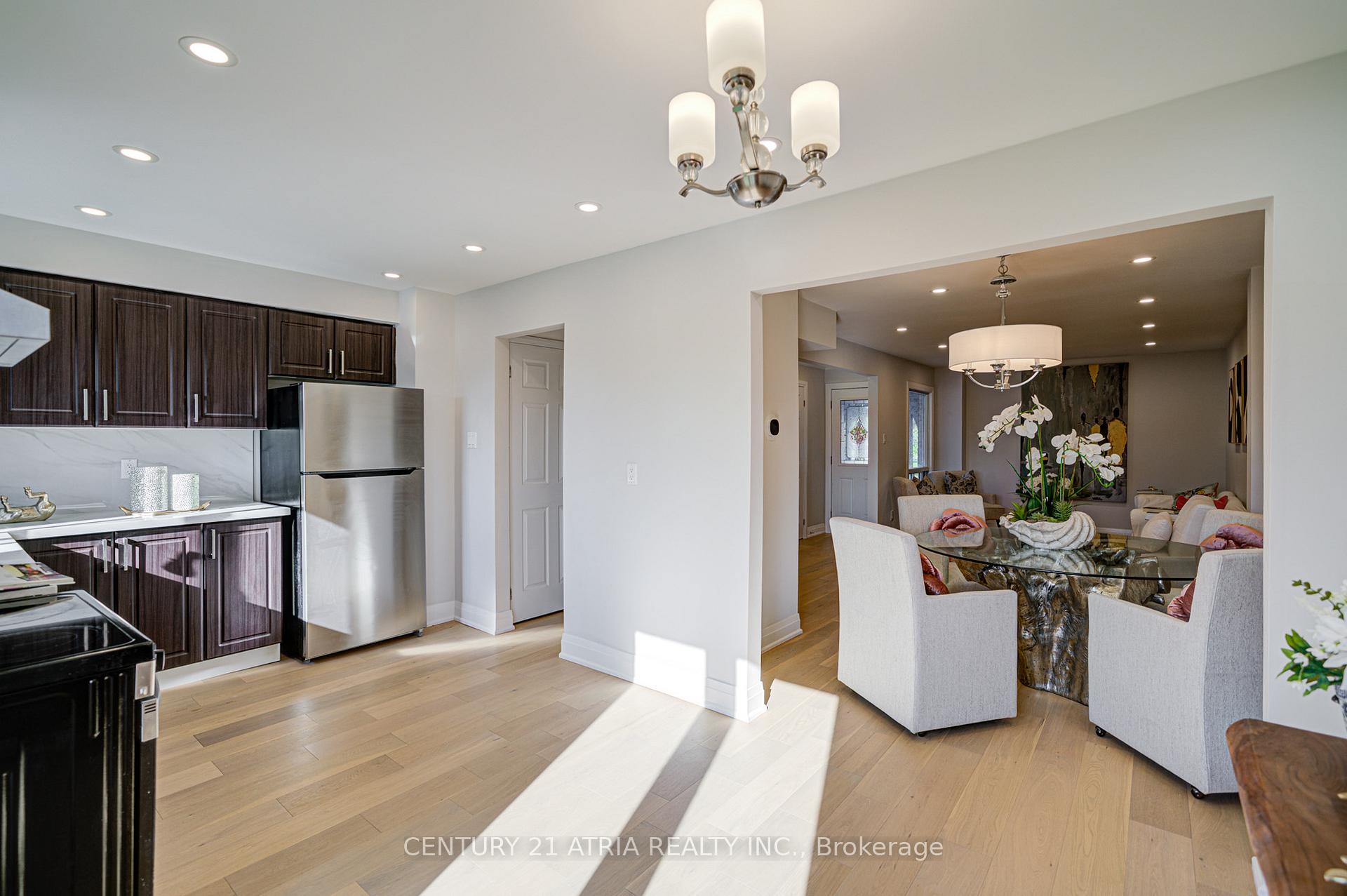 Photo 16 of 111 Bedale Crescent, Markham, Milliken Mills West — HOMEH