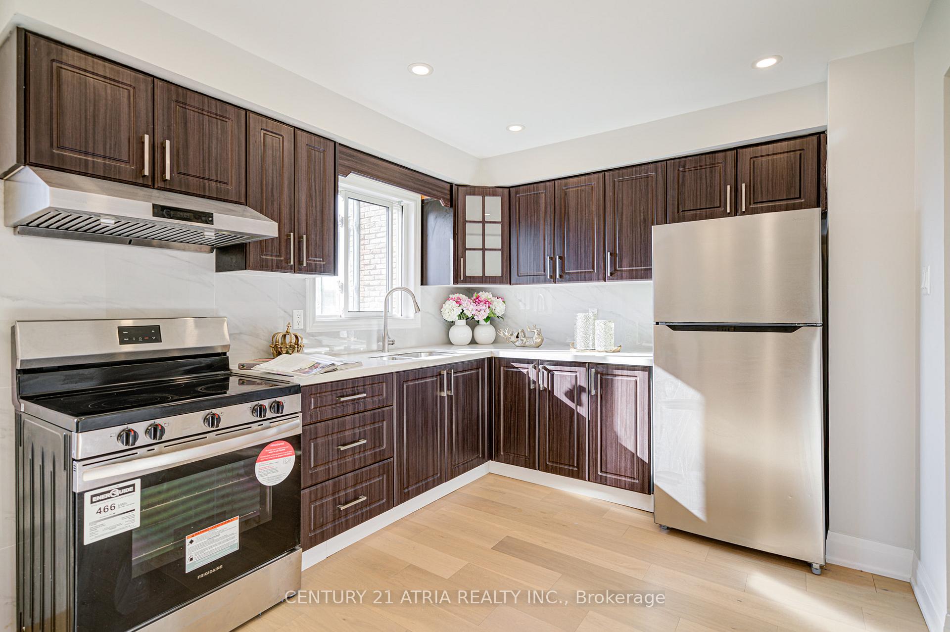 Photo 17 of 111 Bedale Crescent, Markham, Milliken Mills West — HOMEH
