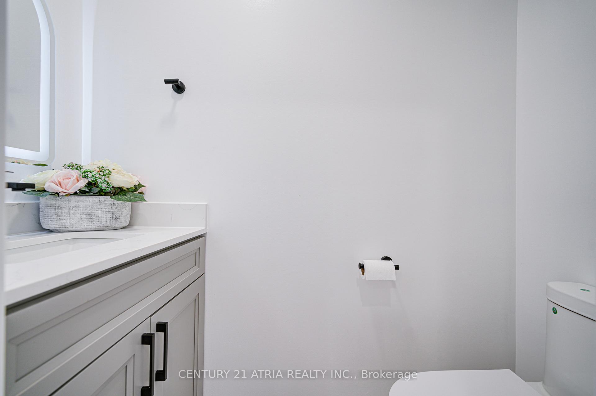 Photo 19 of 111 Bedale Crescent, Markham, Milliken Mills West — HOMEH