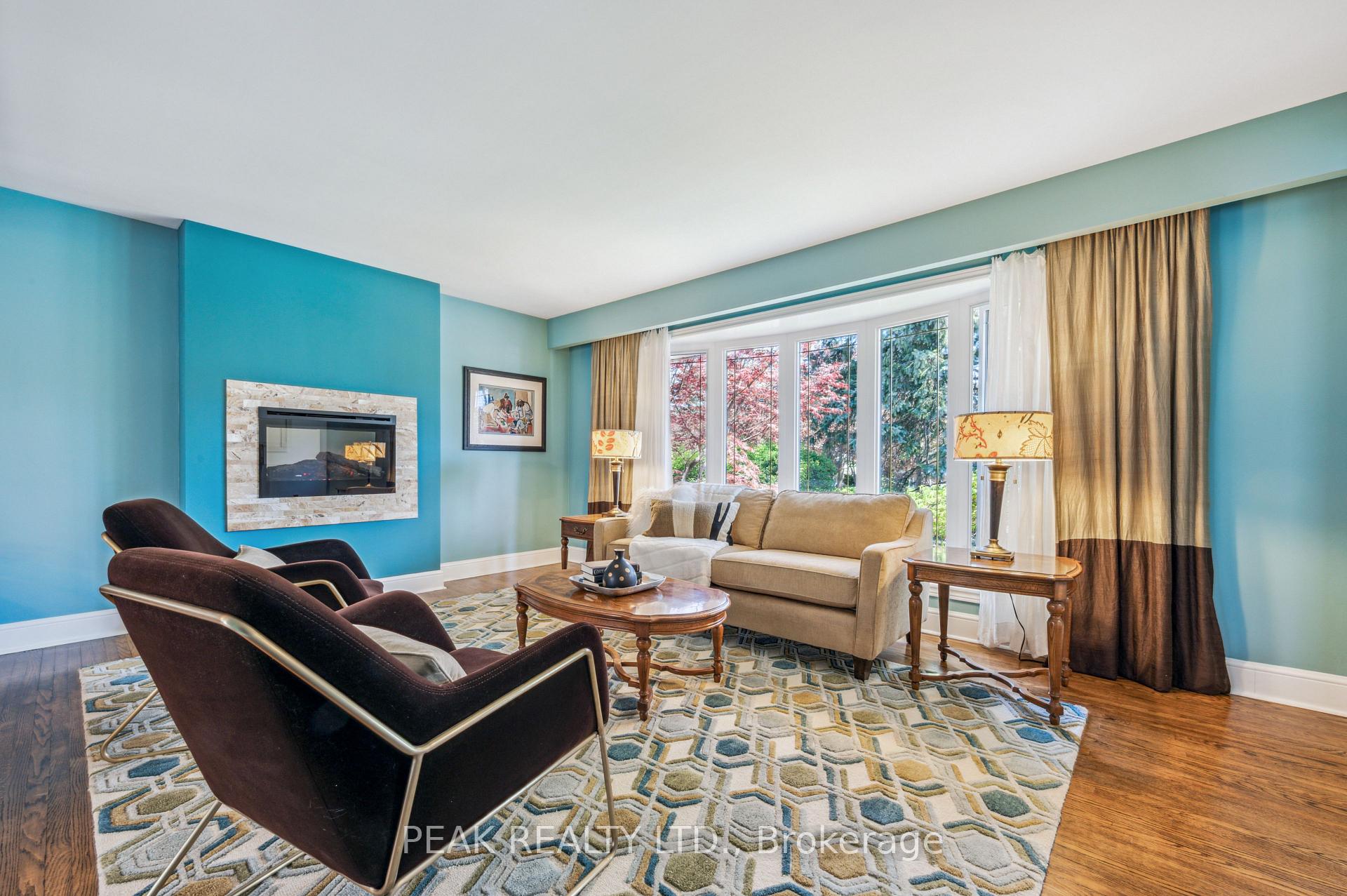 Photo 8 of 61 Larkspur Crescent, Kitchener — HOMEH