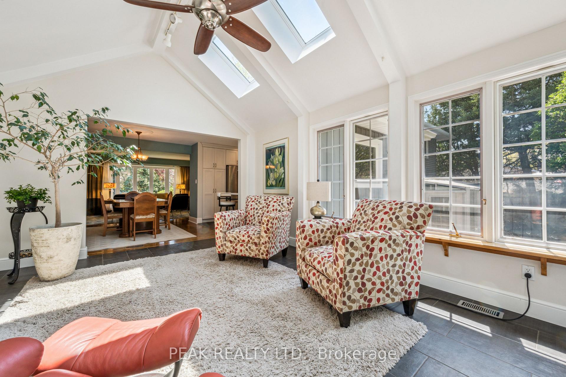 Photo 14 of 61 Larkspur Crescent, Kitchener — HOMEH
