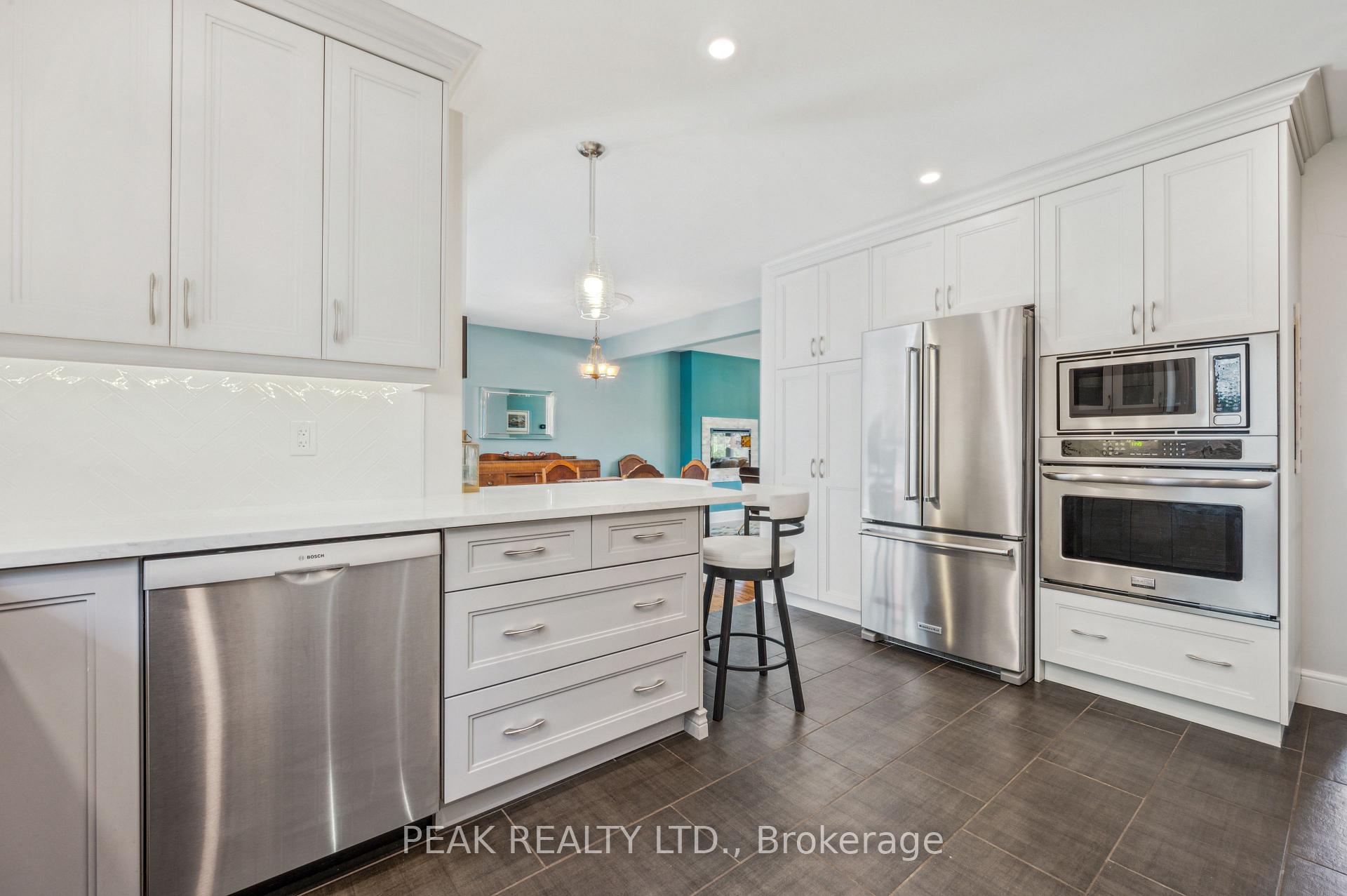 Photo 17 of 61 Larkspur Crescent, Kitchener — HOMEH