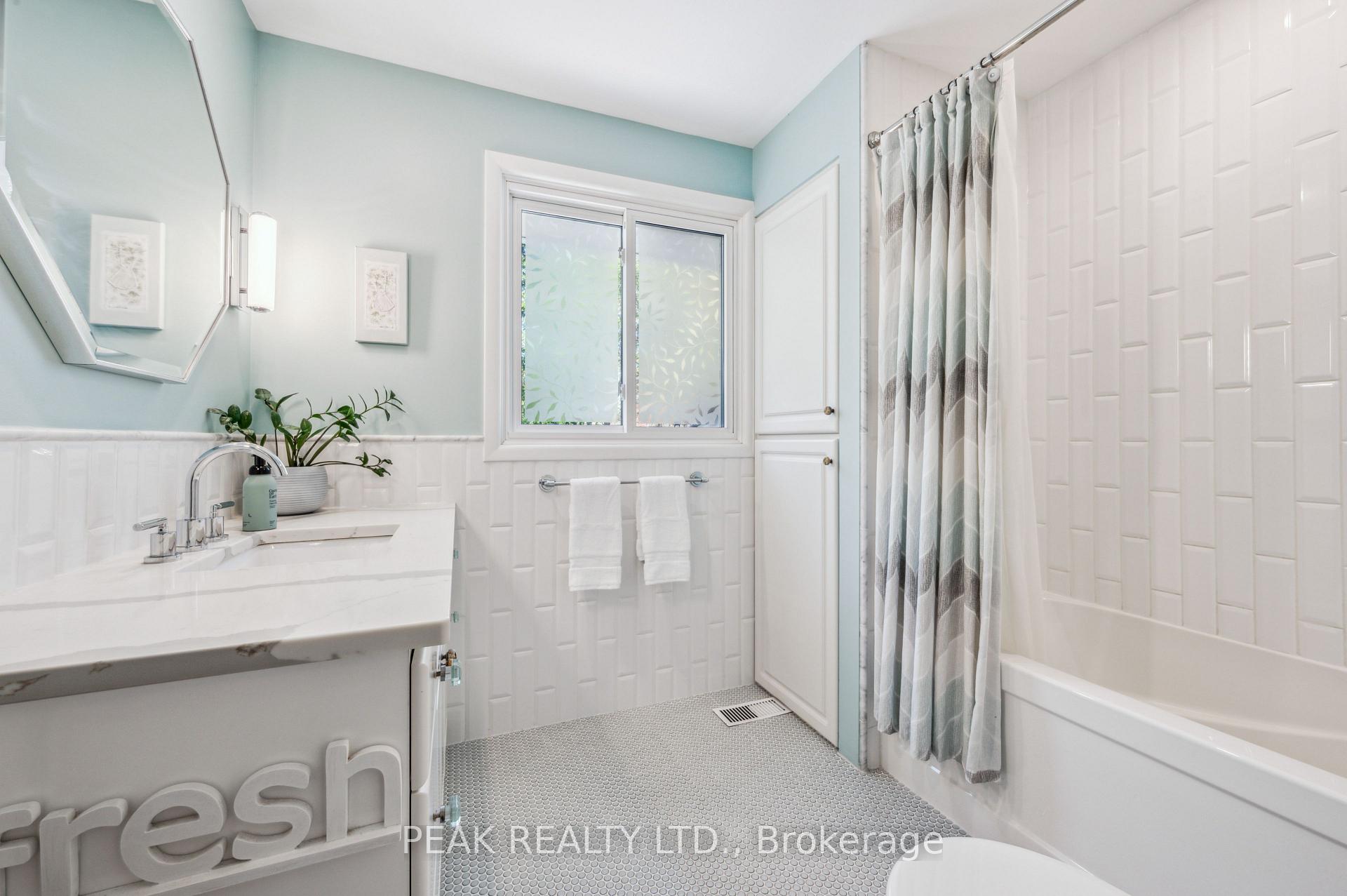Photo 26 of 61 Larkspur Crescent, Kitchener — HOMEH