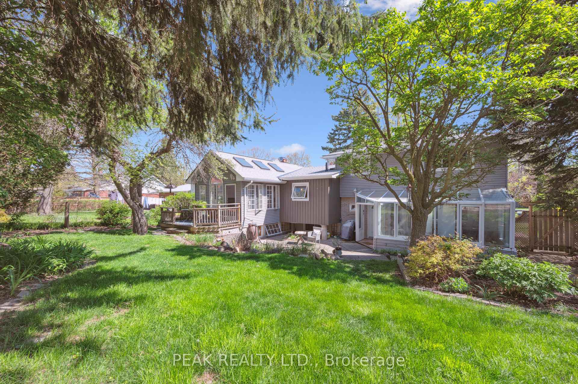 Photo 34 of 61 Larkspur Crescent, Kitchener — HOMEH