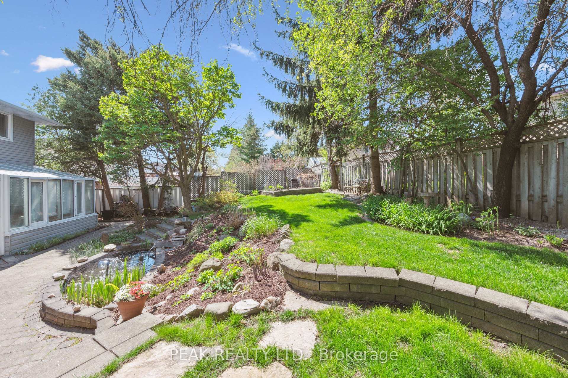Photo 36 of 61 Larkspur Crescent, Kitchener — HOMEH