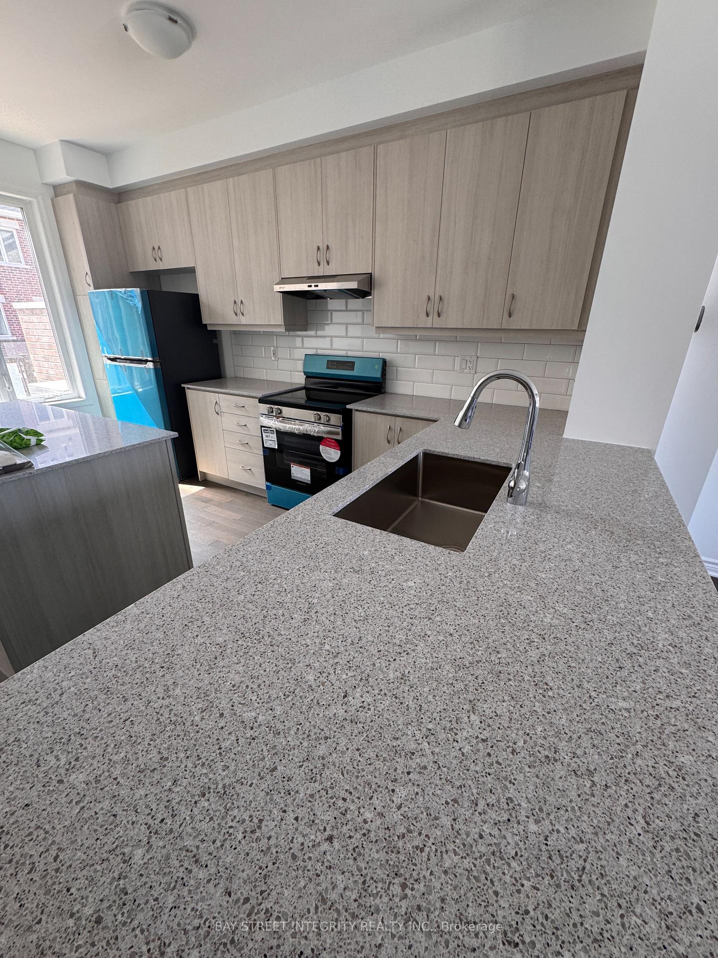 Photo 3 of 279 Stony Hill Boulevard, Markham, Rural Markham — HOMEH