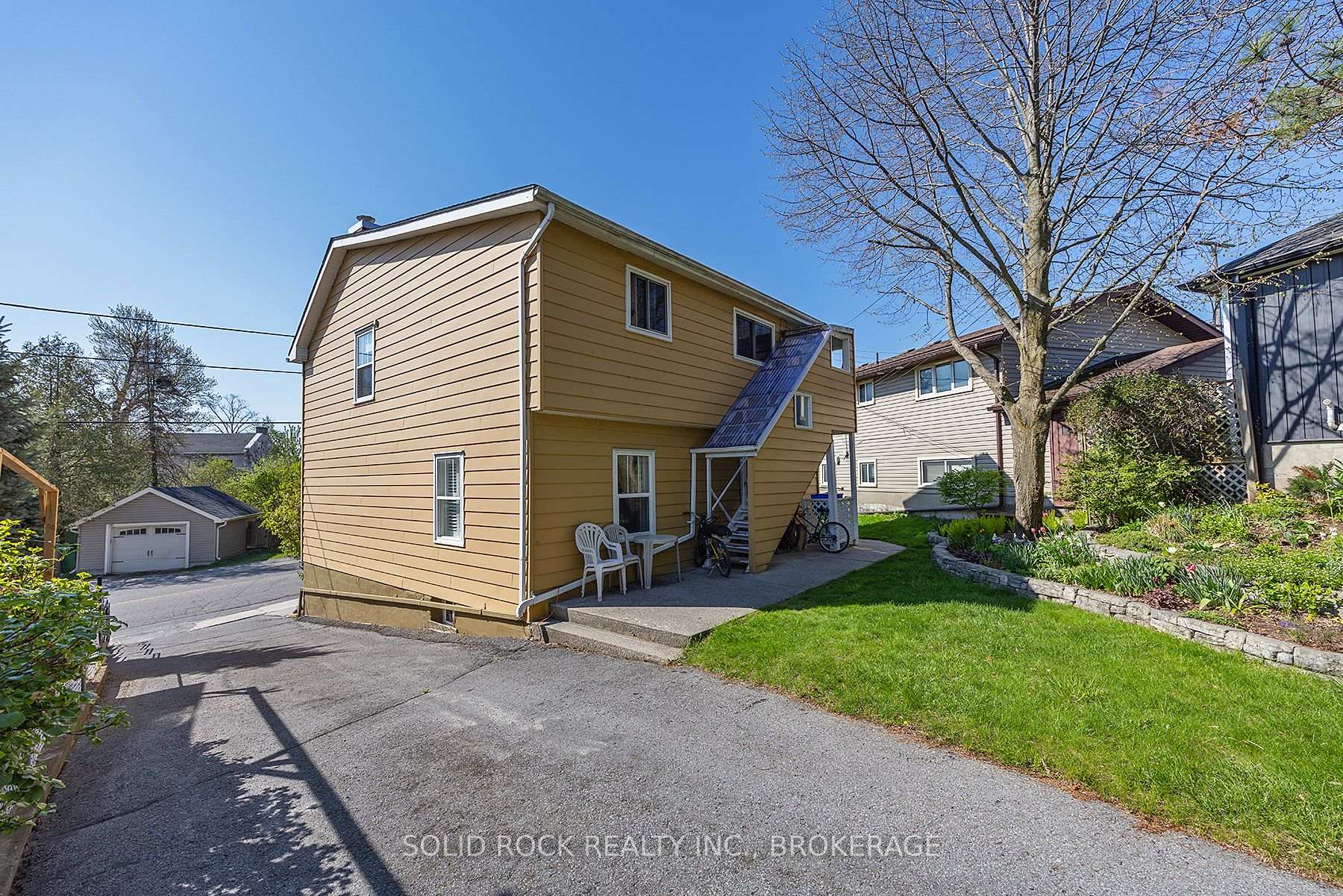 Photo 8 of 647 Union Street W, Kingston, Central City West — HOMEH