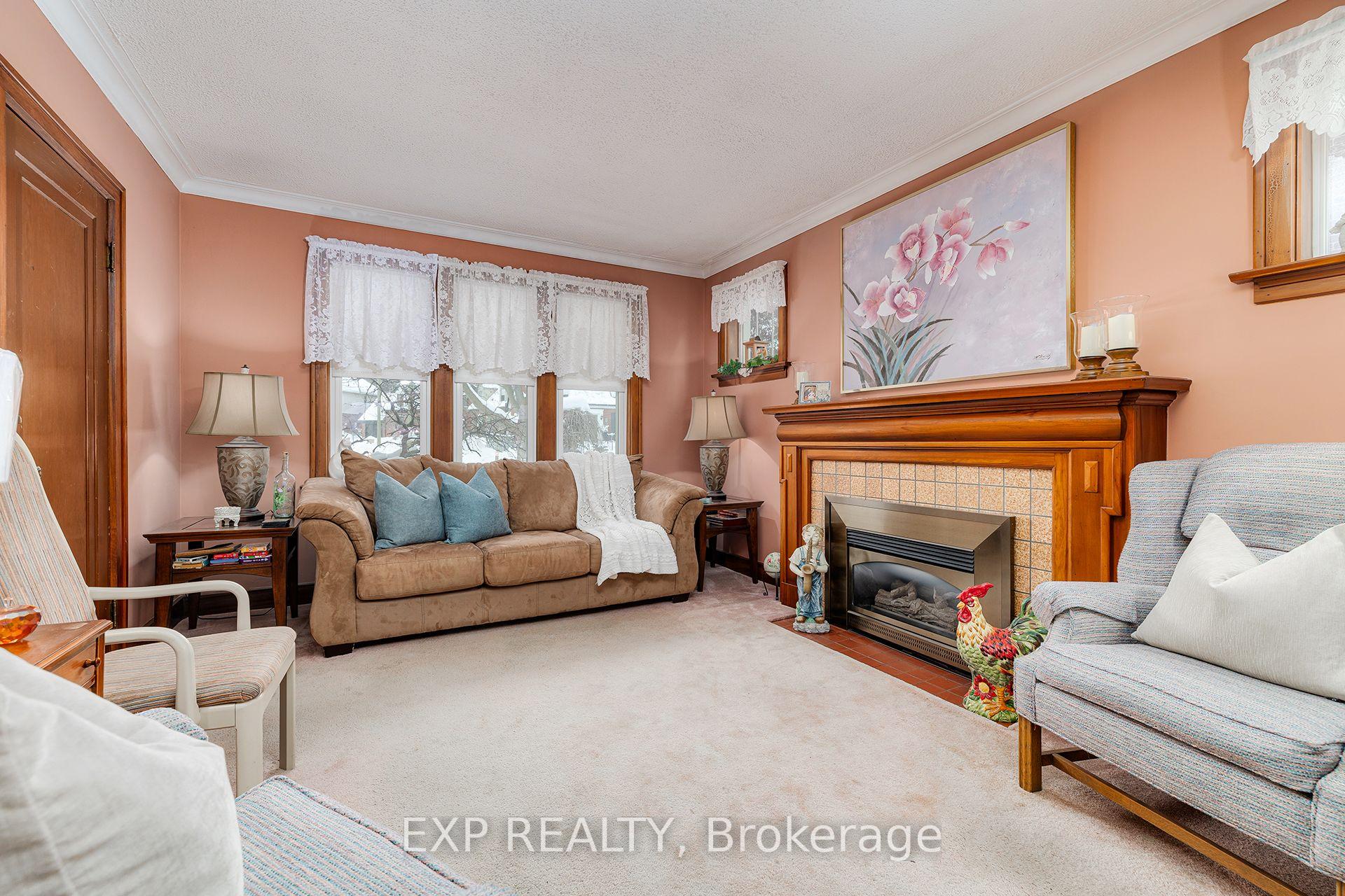 Photo 5 of 77 Borden Avenue N, Kitchener — HOMEH