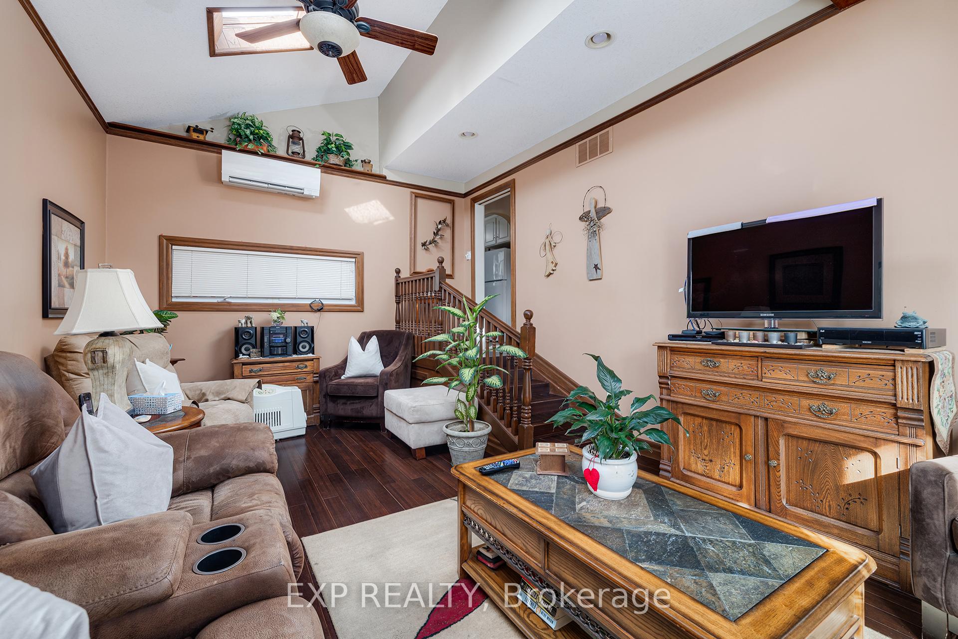 Photo 12 of 77 Borden Avenue N, Kitchener — HOMEH