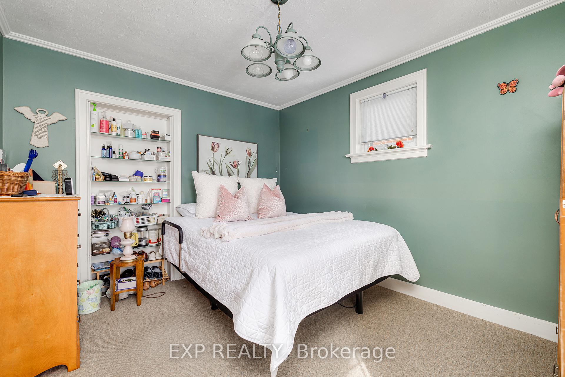 Photo 13 of 77 Borden Avenue N, Kitchener — HOMEH
