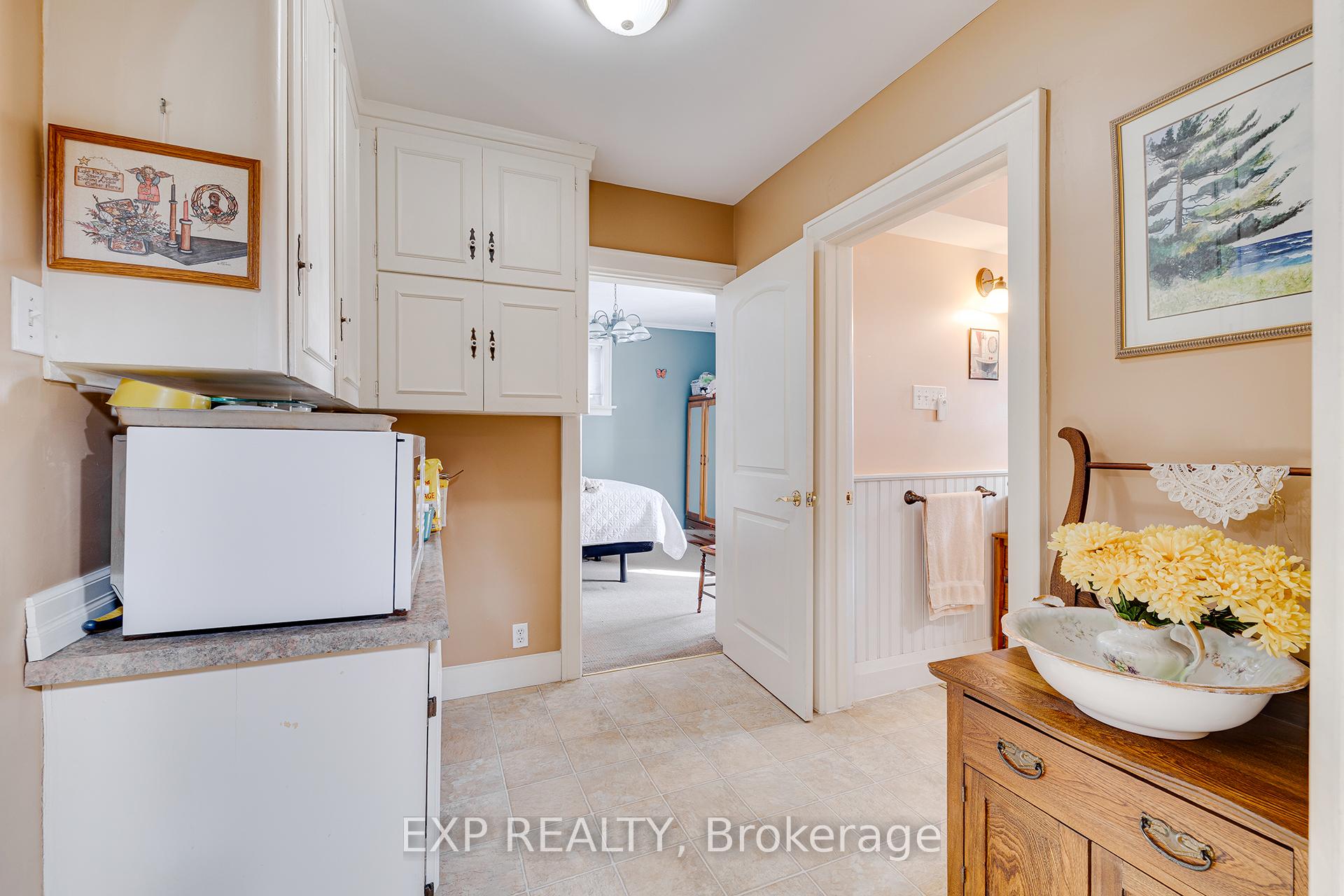 Photo 16 of 77 Borden Avenue N, Kitchener — HOMEH