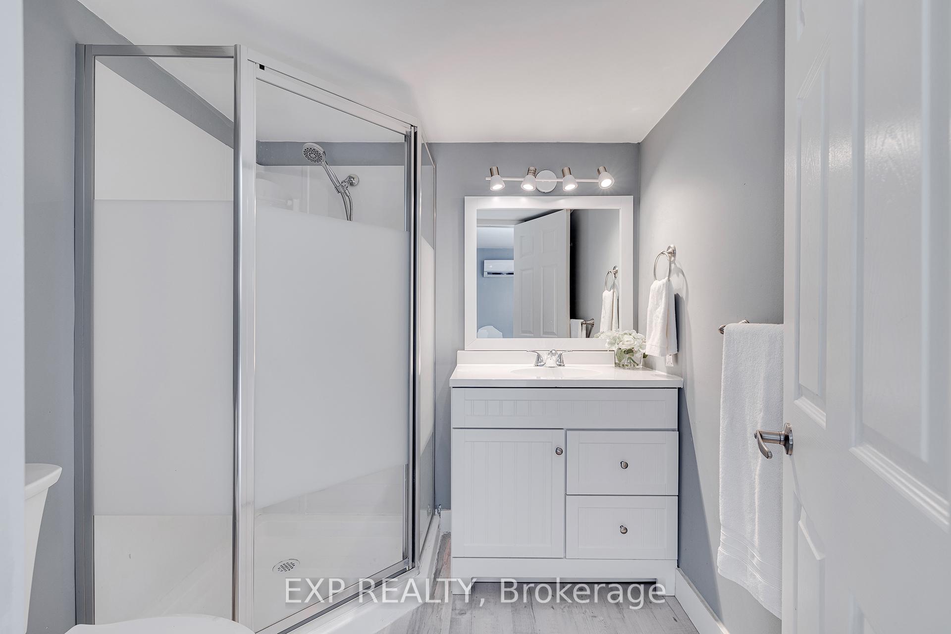 Photo 25 of 77 Borden Avenue N, Kitchener — HOMEH