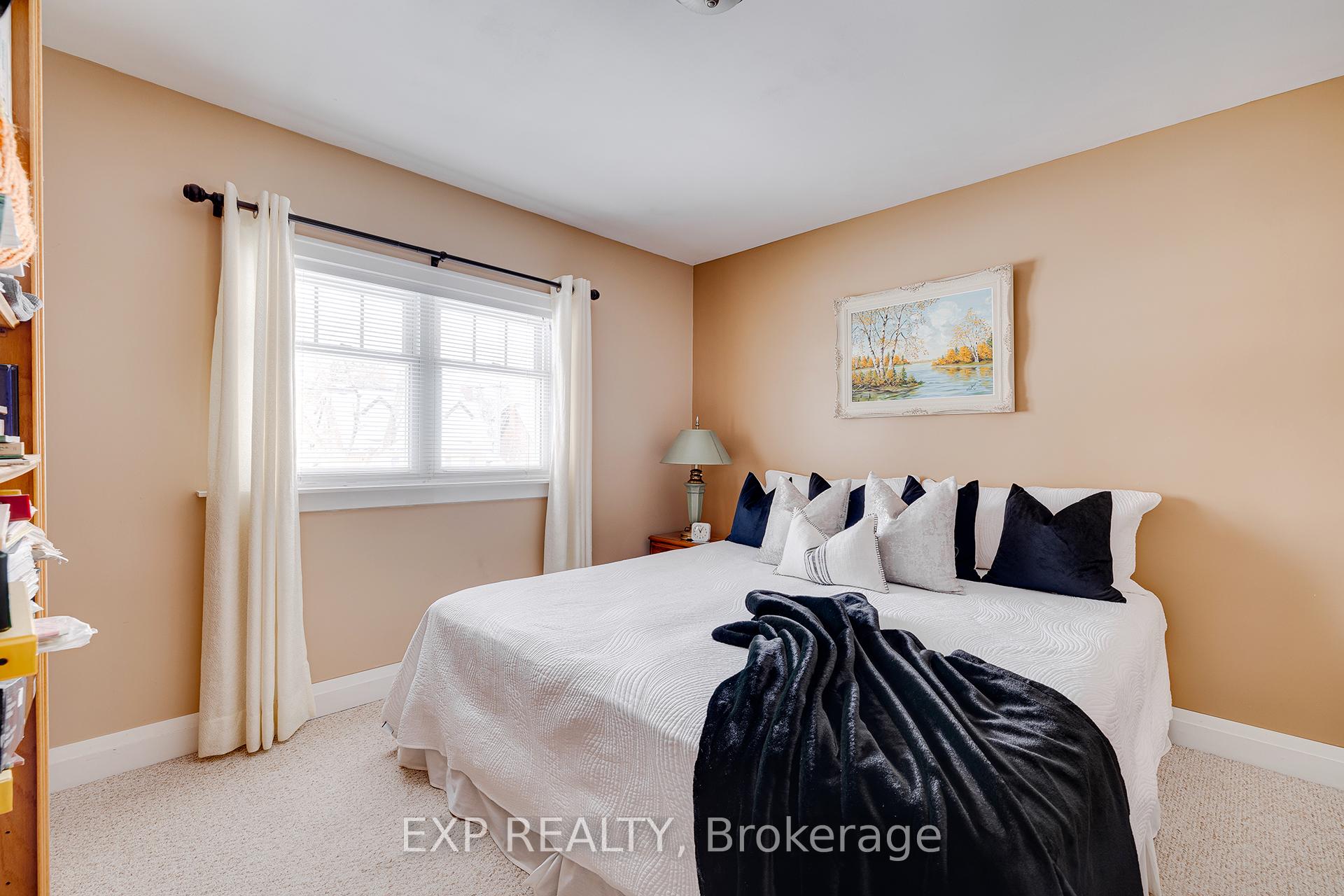 Photo 27 of 77 Borden Avenue N, Kitchener — HOMEH