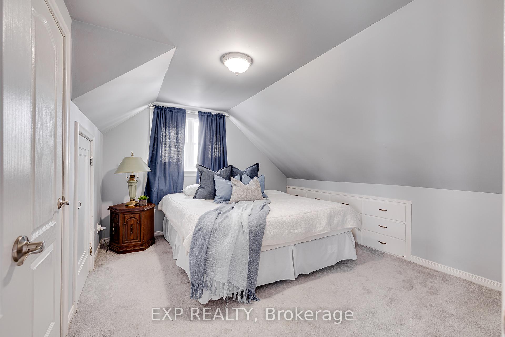 Photo 32 of 77 Borden Avenue N, Kitchener — HOMEH