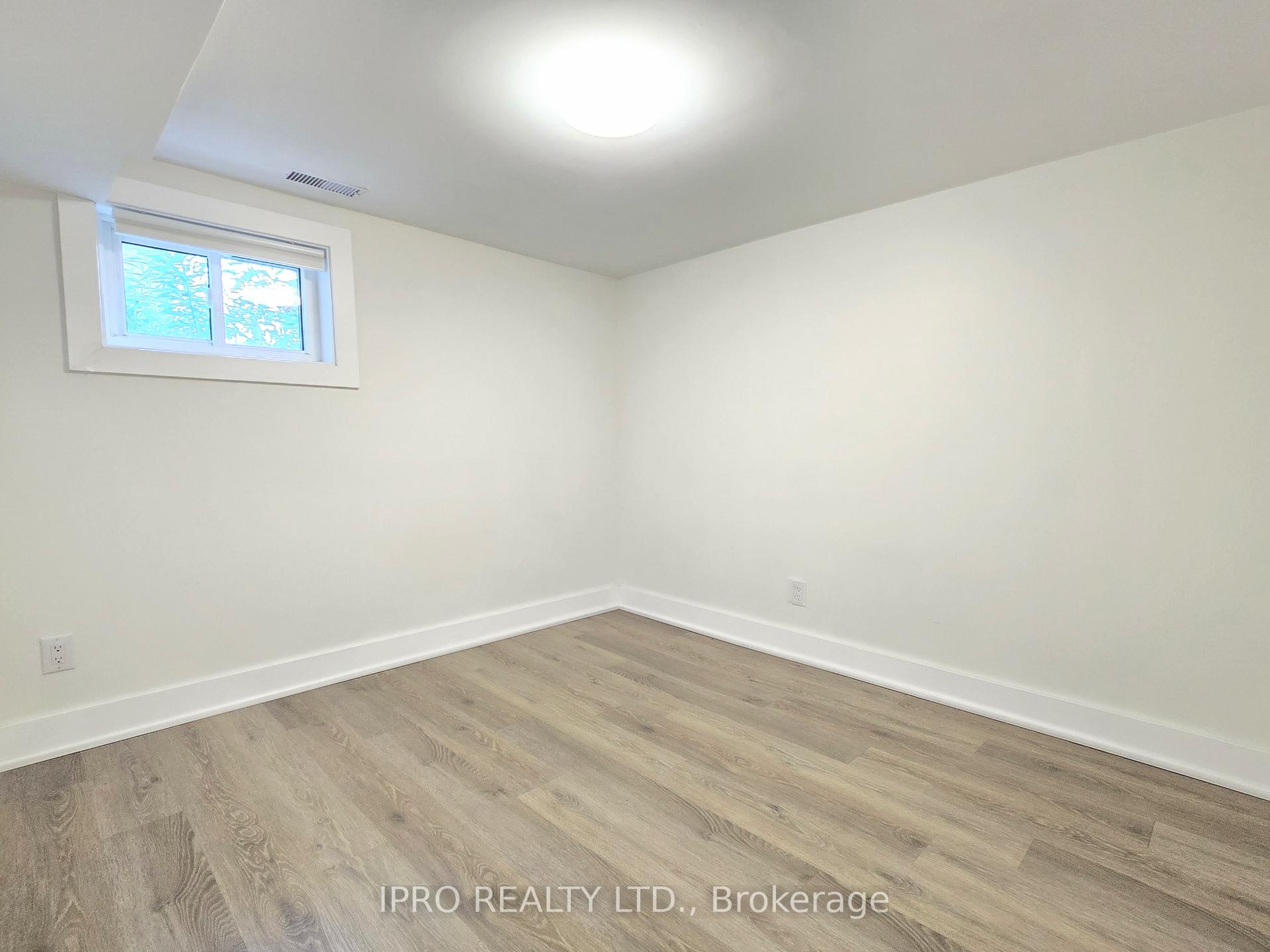 Photo 13 of Unit 2, 371 East 28th Street, Hamilton, Burkholme — HOMEH