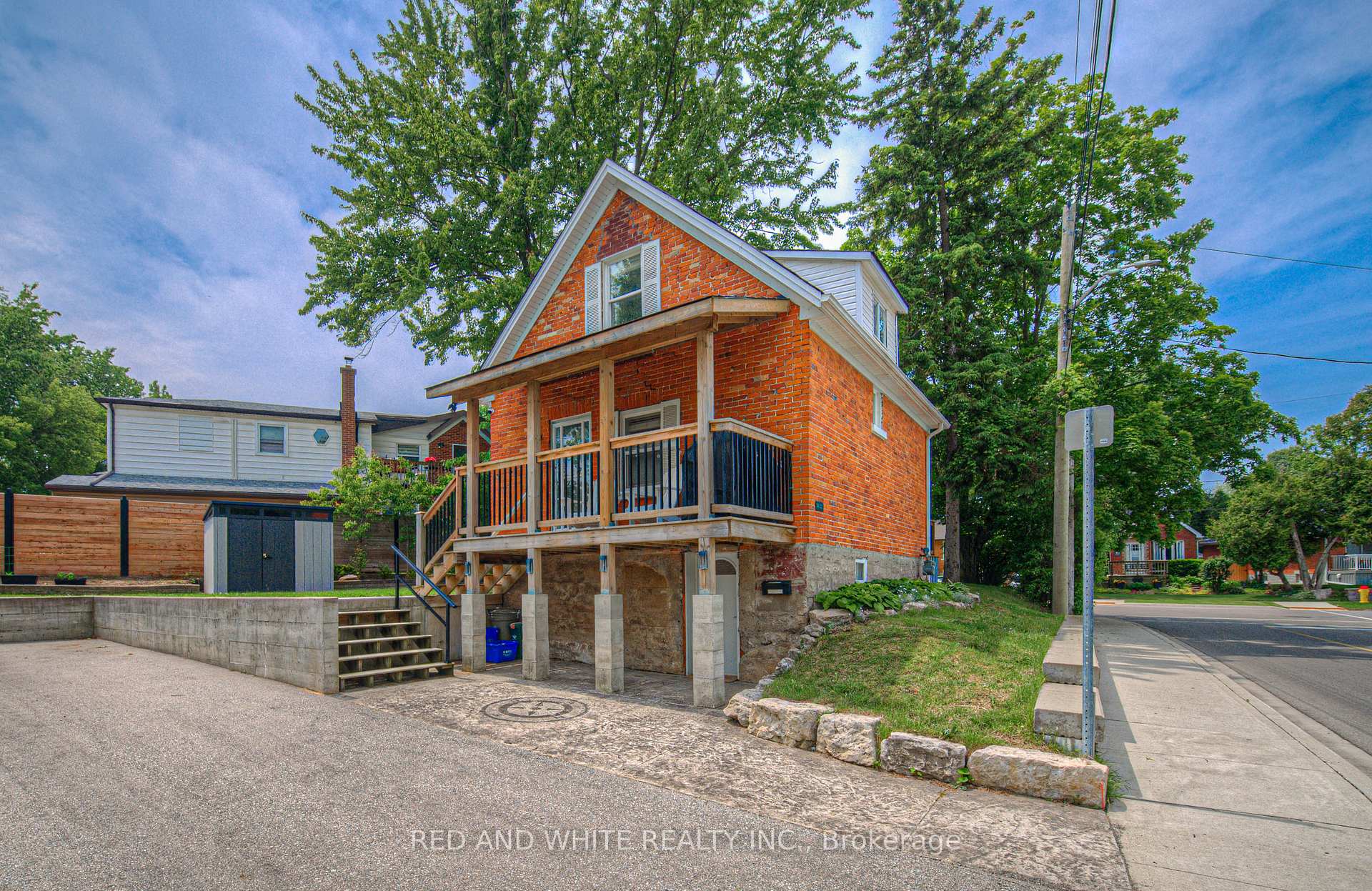 Photo 2 of 94 South Drive S, Kitchener, Southdale — HOMEH