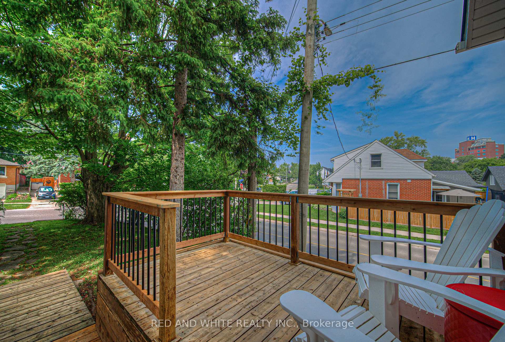 Photo 5 of 94 South Drive S, Kitchener, Southdale — HOMEH