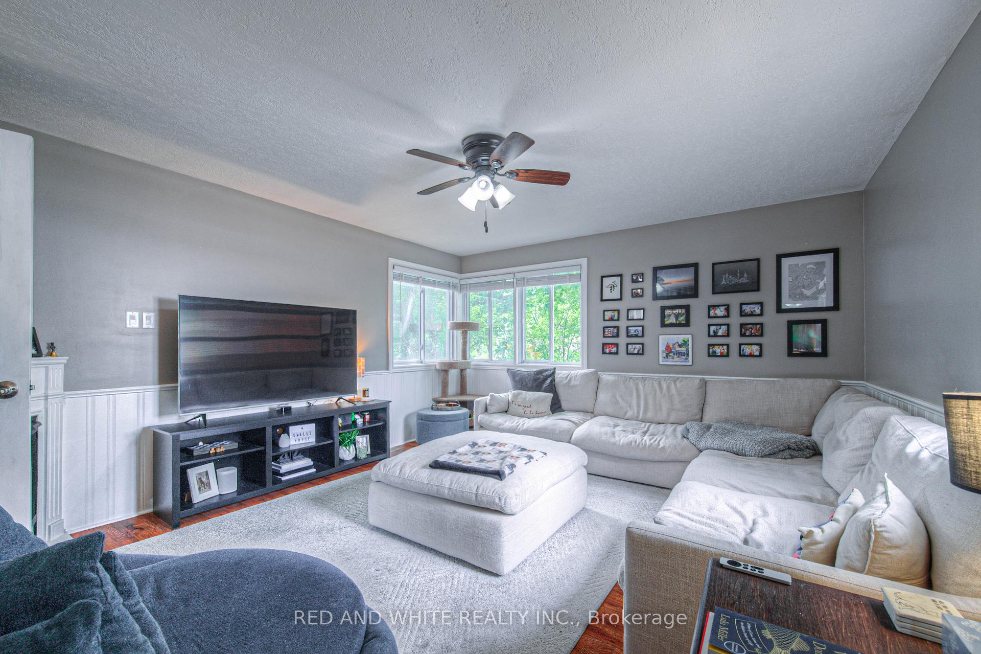 Photo 6 of 94 South Drive S, Kitchener, Southdale — HOMEH