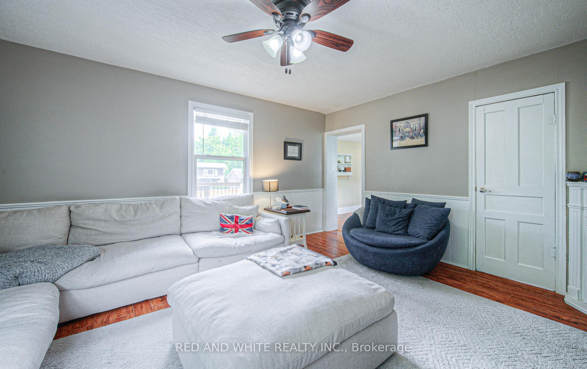 Photo 8 of 94 South Drive S, Kitchener, Southdale — HOMEH