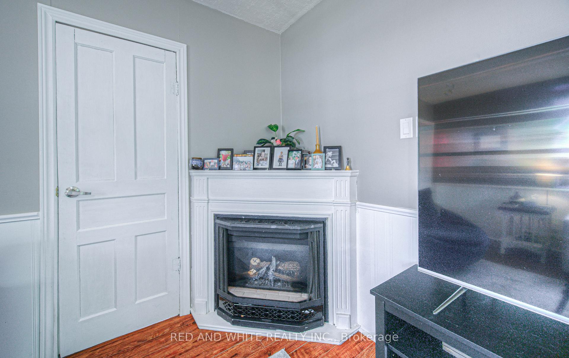 Photo 9 of 94 South Drive S, Kitchener, Southdale — HOMEH