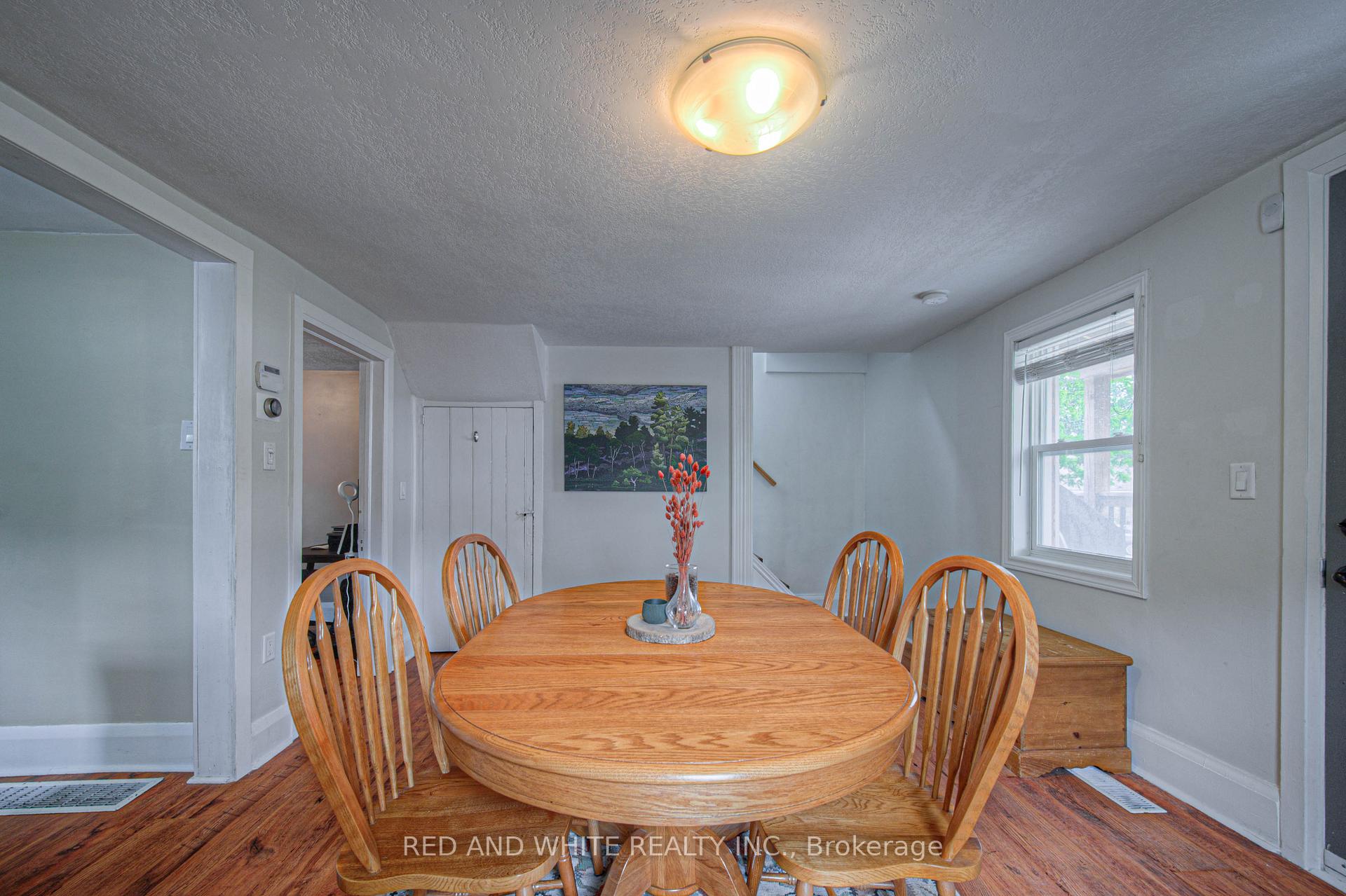Photo 10 of 94 South Drive S, Kitchener, Southdale — HOMEH