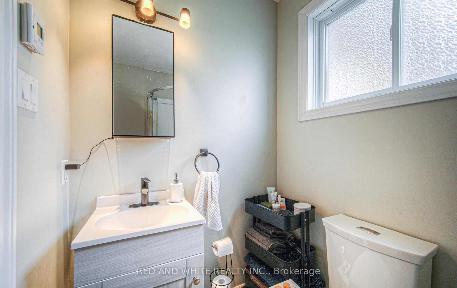 Photo 12 of 94 South Drive S, Kitchener, Southdale — HOMEH