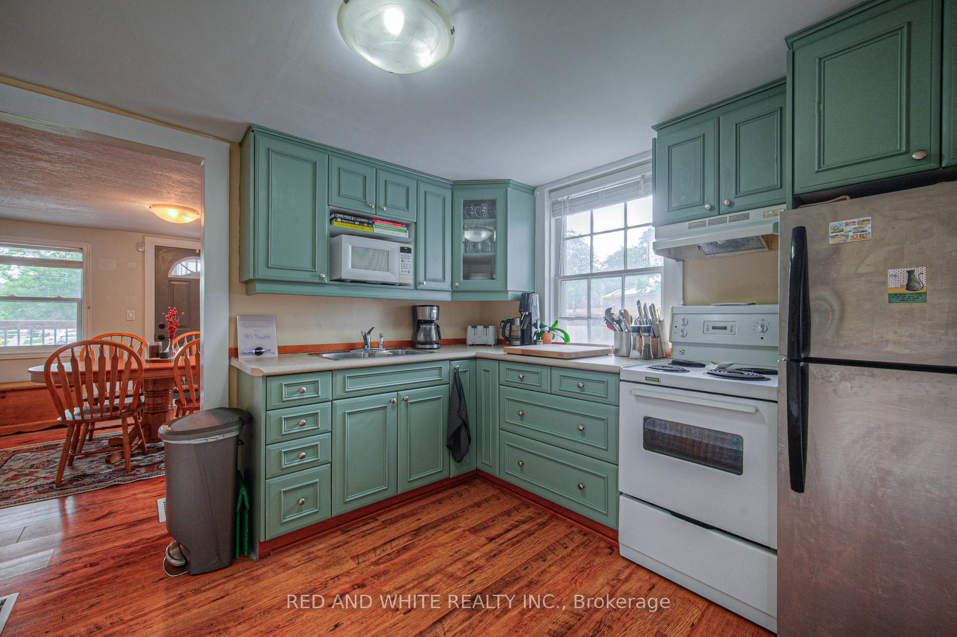 Photo 14 of 94 South Drive S, Kitchener, Southdale — HOMEH