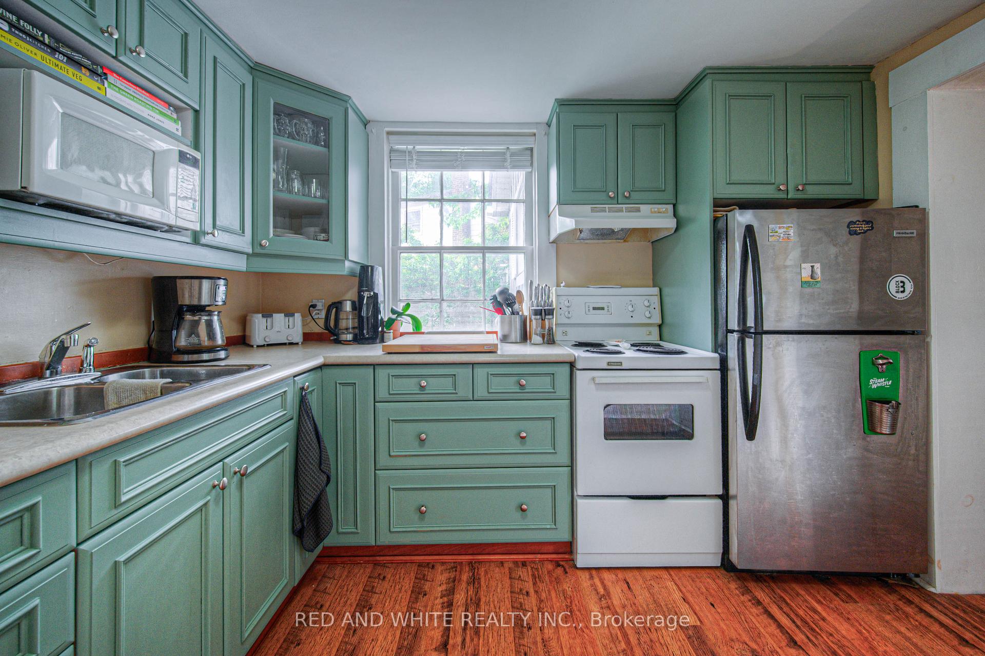 Photo 15 of 94 South Drive S, Kitchener, Southdale — HOMEH