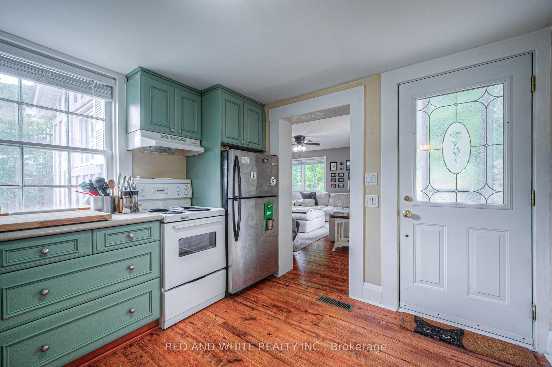 Photo 16 of 94 South Drive S, Kitchener, Southdale — HOMEH